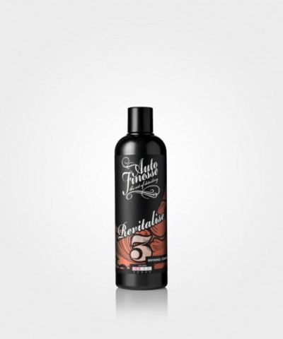 O Revitalise Nº2 é a nossa massa de polimento, capaz de lidar com swirls médios a leves e outros defeitos na pintura.