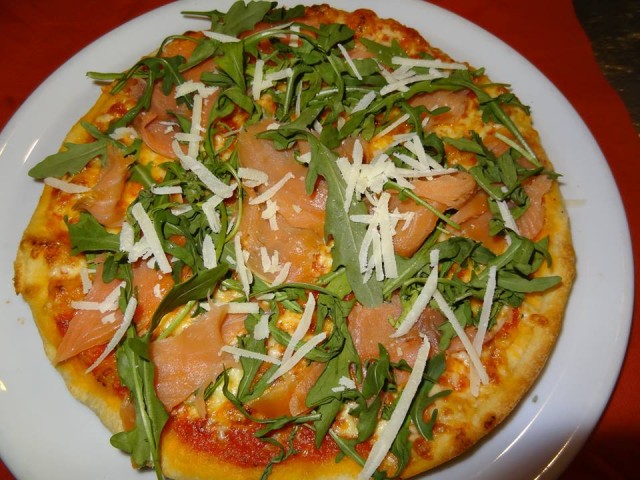 Pizza salmone