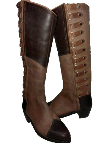 Bota Artesanal de Vitela com cano alto c/botão